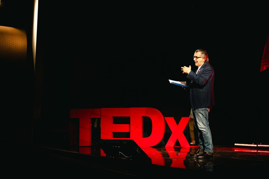 L'avvocato Staiano confessa al TEDx di Vibo il suo segreto più intimo: "Io ero balbuziente" 1 ARM06425