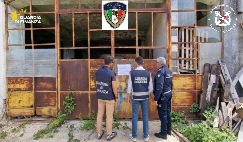 Capannone "lager" per barche nel Vibonese: sequestrata rimessa abusiva da 1800 metri quadri 1 Guardia di Finanza Vibo Valentia sequestro rimessaggio due