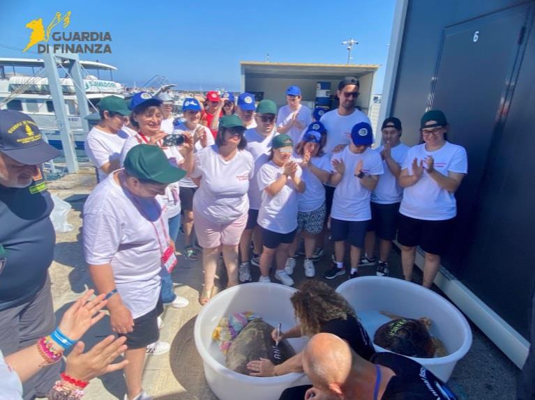 Vibo Marina, salvate e curate. Le tartarughe "Franca" e "Antonella" tornano in libertà nella Costa degli Dei 1 24062026 103914 vs260624 001