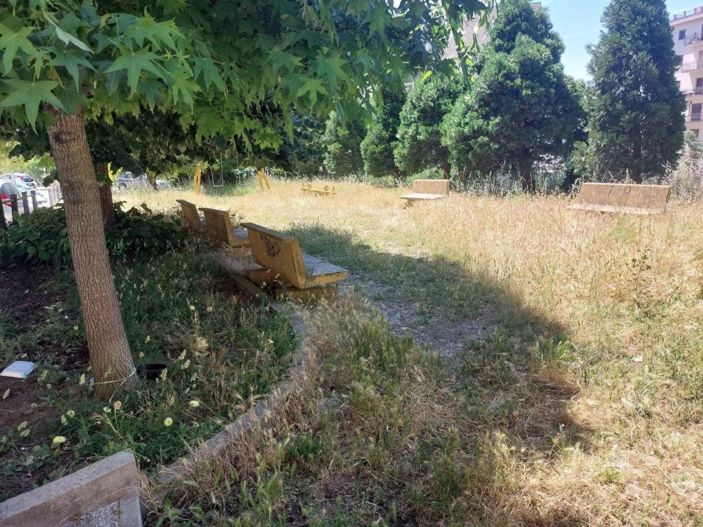Catanzaro parco giochi abbandonati due
