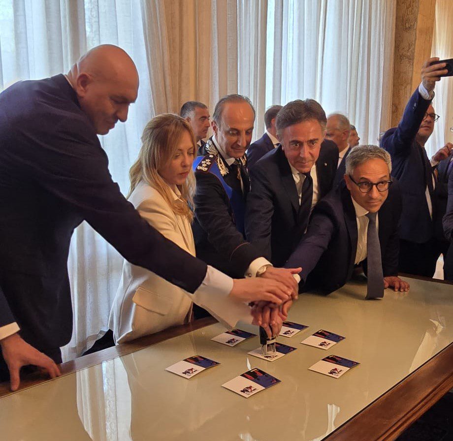 Reggio Calabria Meloni francobollo anniversario carabinieri