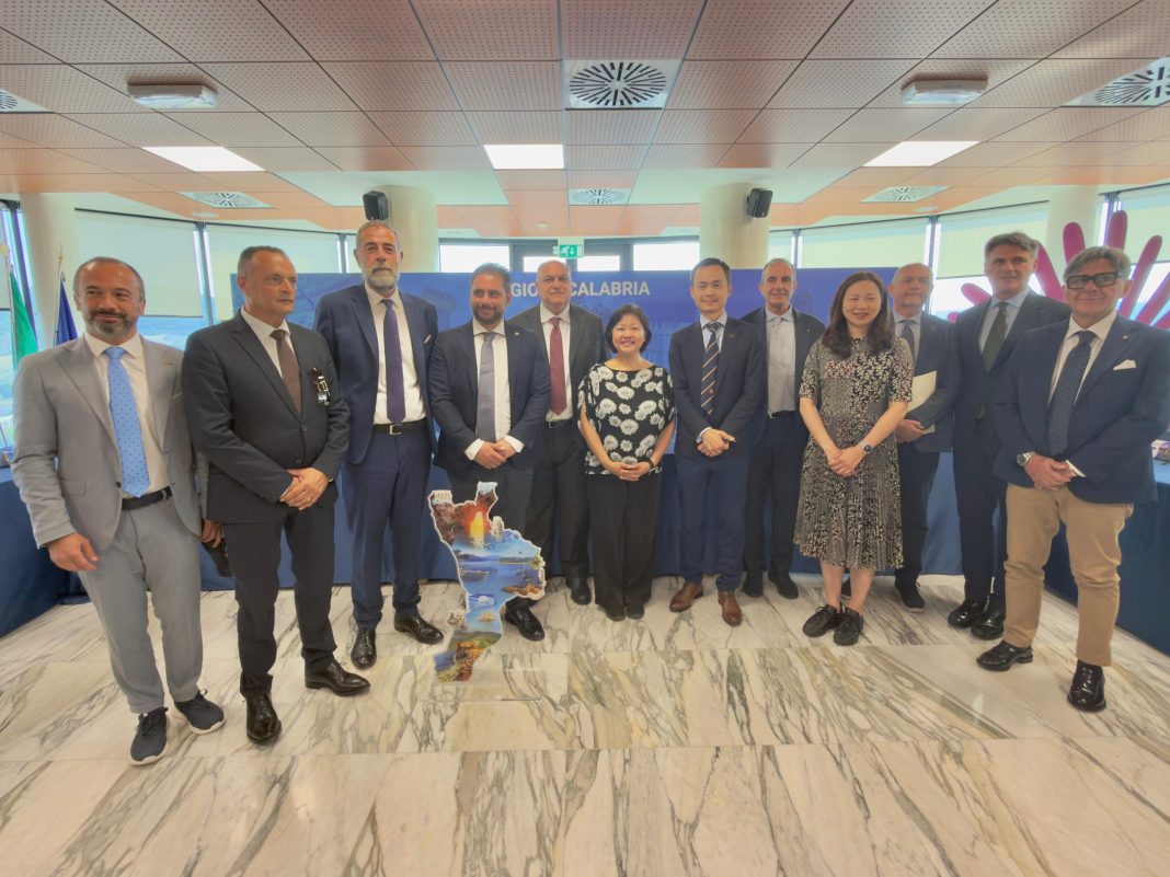 Calabria-Hong Kong, la Regione apre la rotta d’Oriente