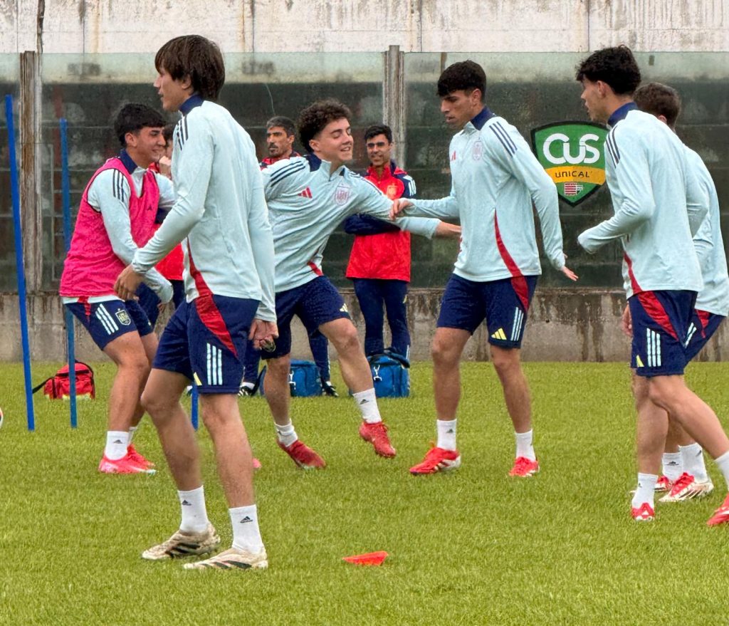 LUnder 19 della Francia si allena al Lorenzon