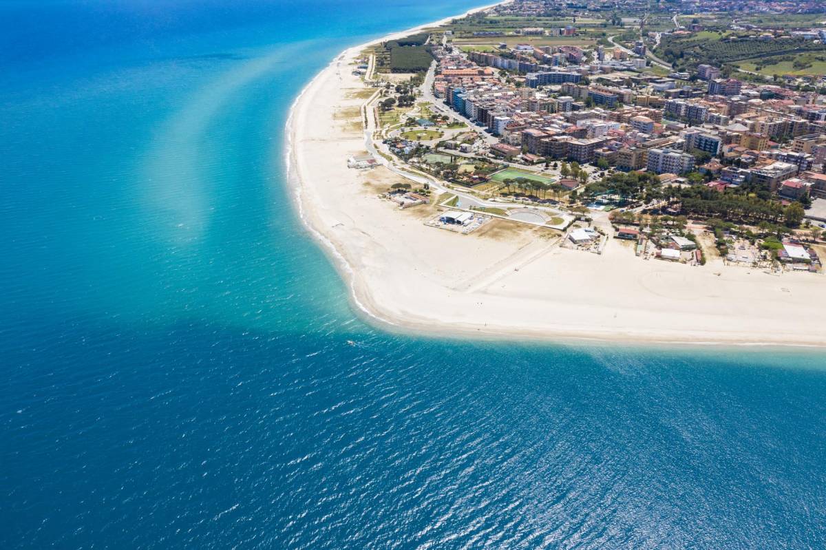 Calabria al top per il mare eccellente: la costa calabrese tra le ...