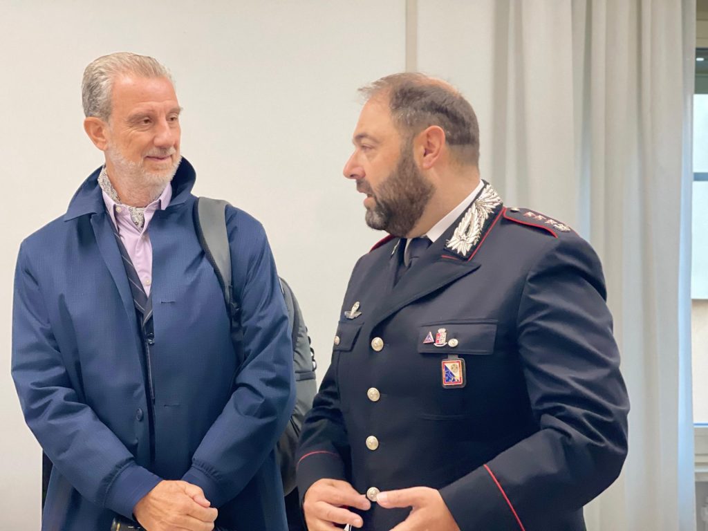 “Le regole servono per essere liberi”: i Carabinieri di Vibo incontrano gli studenti del Filangieri (FOTO-VIDEO) 1 Convitto32
