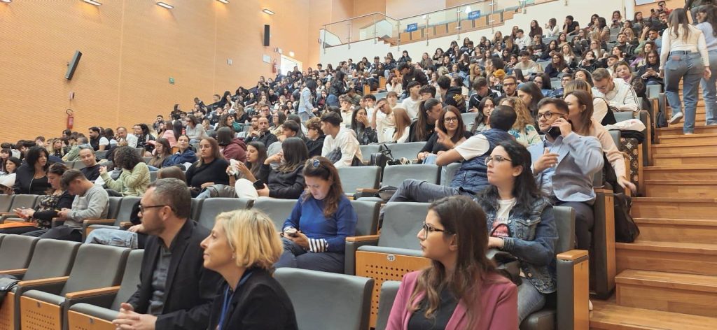 Studenti dell’Istituto “E. Scalfaro” di Catanzaro protagonisti alla Giornata mondiale della salute mentale (FOTO) 3 ISTITUTO 5