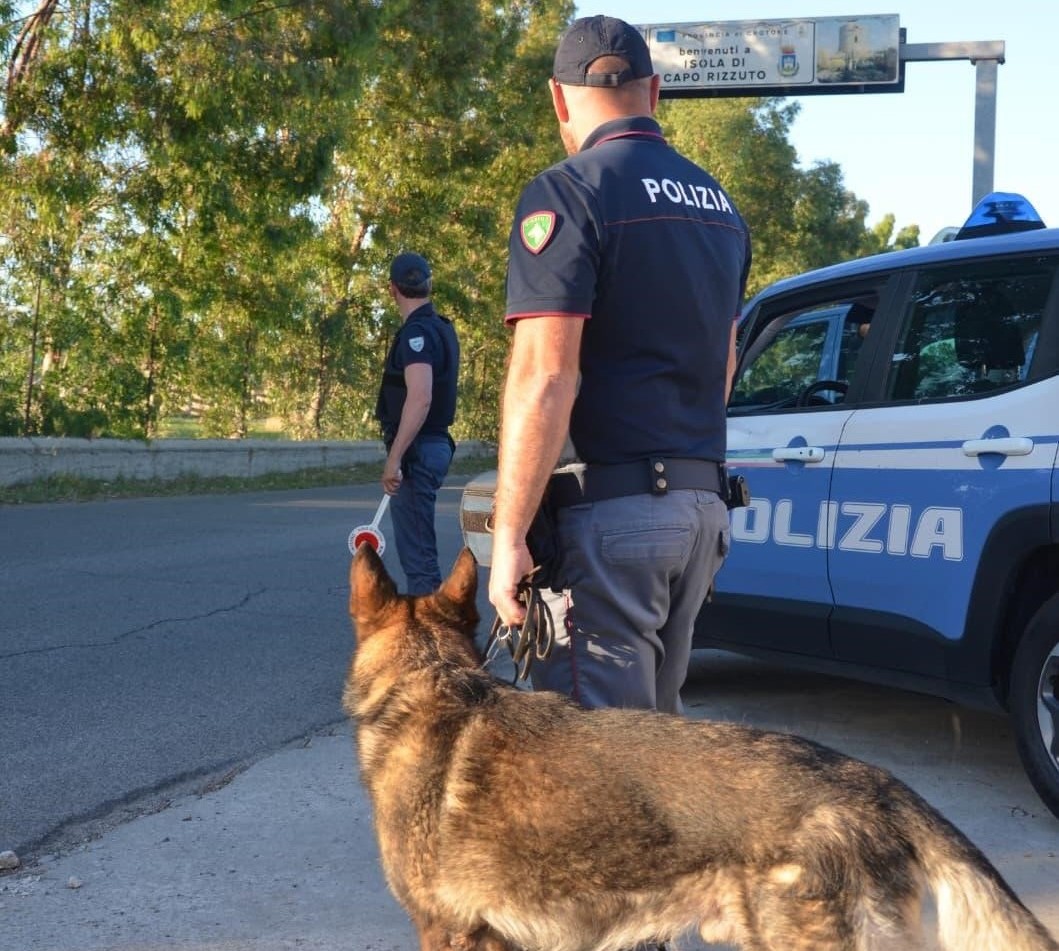 Polizia Crotone, cinofili due