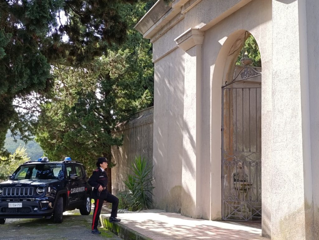 Servizi preventivi dei carabinieri a Catanzaro e provincia: presidio dei cimiteri e vicinanza alla comunità (FOTO) 1 Carabiniri cimitero1