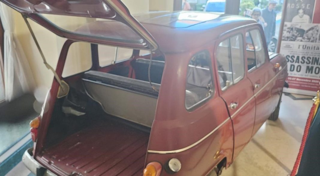 Catanzaro, Renault rossa Moro