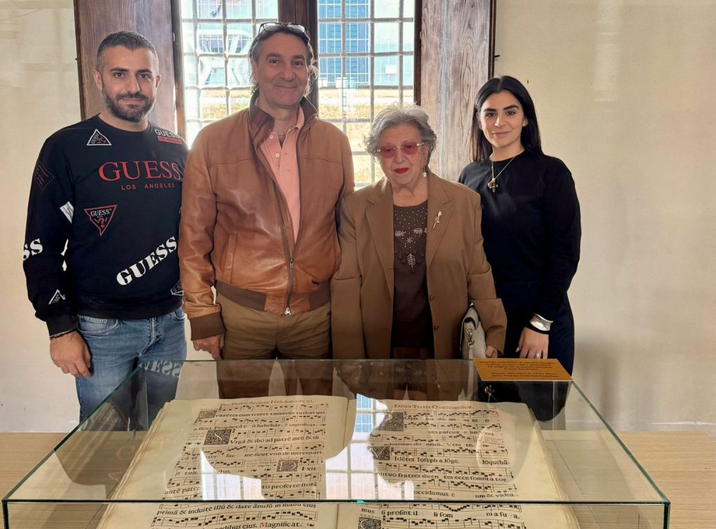 Gioia Tauro manoscritto donato biblioteca Copia