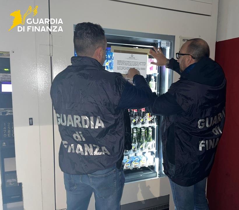 Guardia di Finanza Cosenza, distributori automatici Cosentino