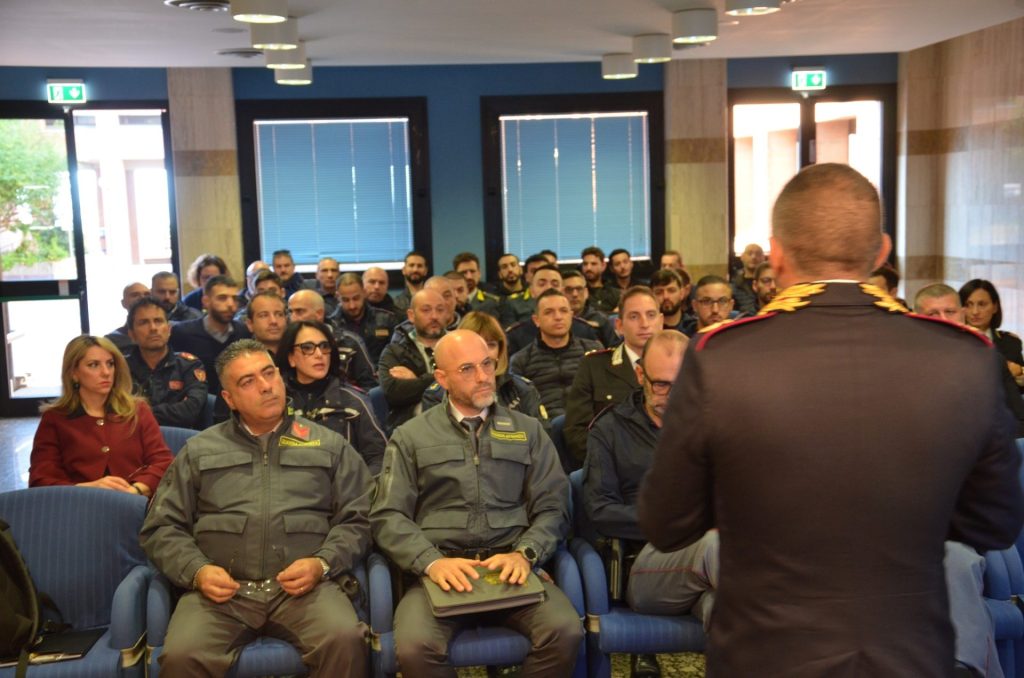 Corretta identificazione dei cittadini stranieri, a Catanzaro è tempo di seminario interforze (FOTO) 1 Polizia Catanzaro immigrati formazione