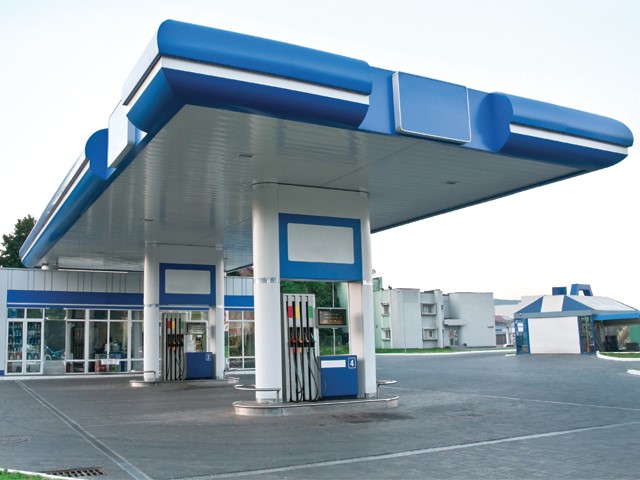 Catanzaro, distribuotore benzia generico