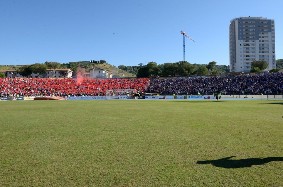 Curva Cosenza