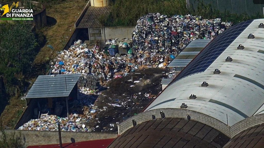 Guardia di Finanza Reggio Calabria sequestro area tre