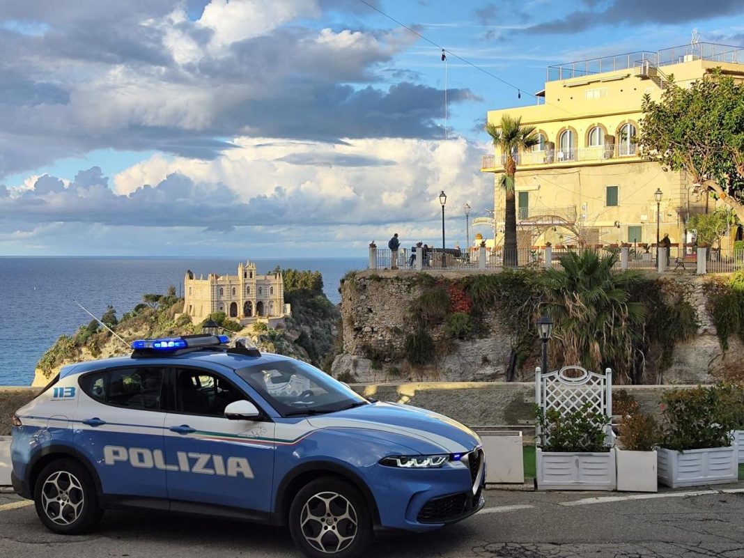 Polizia Vibo Valentia, auto Tropea
