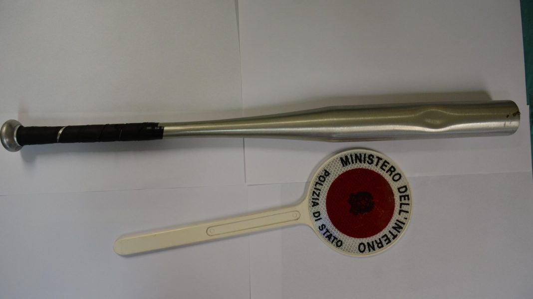 polizia-mazza-baseball