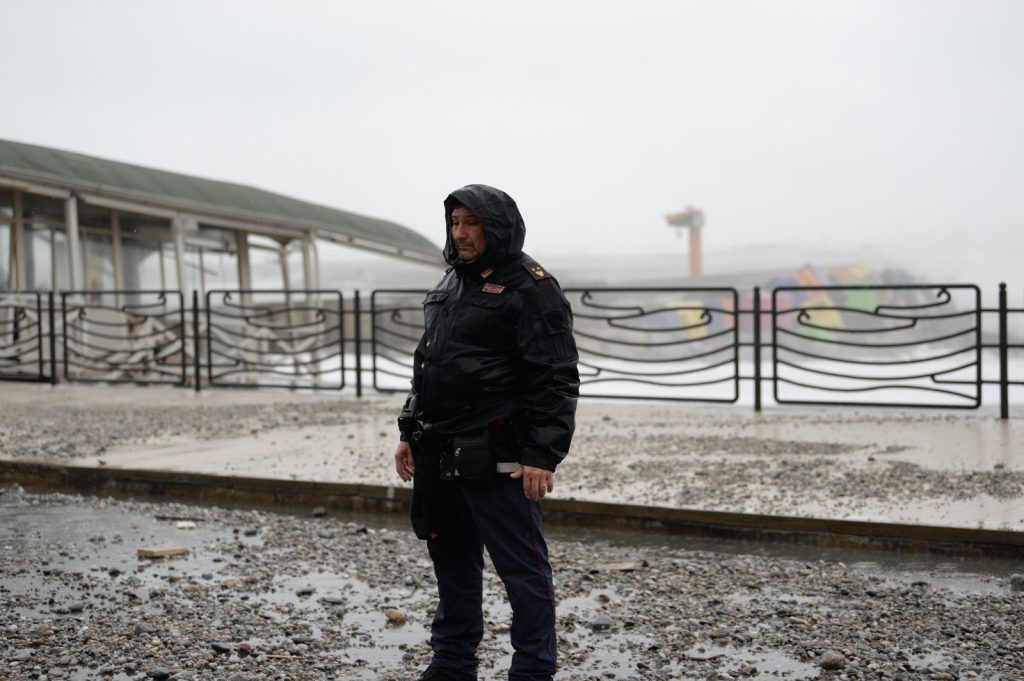 Maltempo a Catanzaro: la Questura al lavoro per salvaguardare cittadini e territori (FOTO) 2 615915715 1276261594536536 2504486880339103502 n