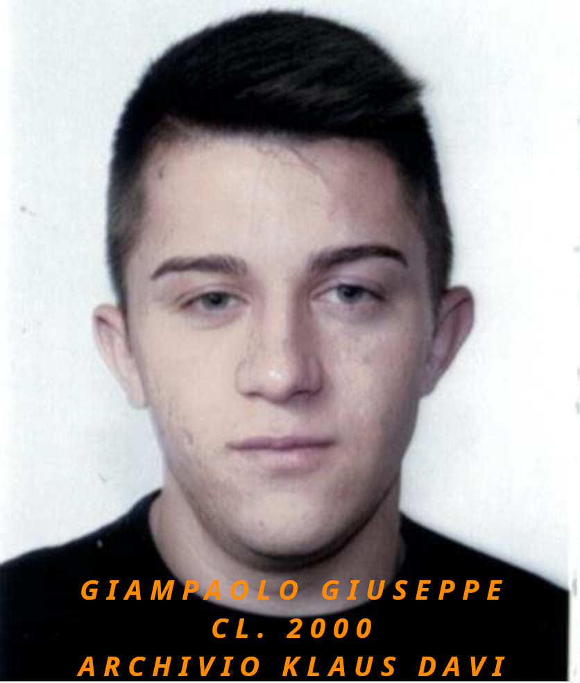 Aspromonte, tra arsenali e latitanze: Klaus Davi diffonde le foto di tre ricercati legati all’operazione "Eureka" (FOTO) 2 ARCHIVIO KLAUS DAVI GIAMPAOLO GIUSEPPE CL. 2000