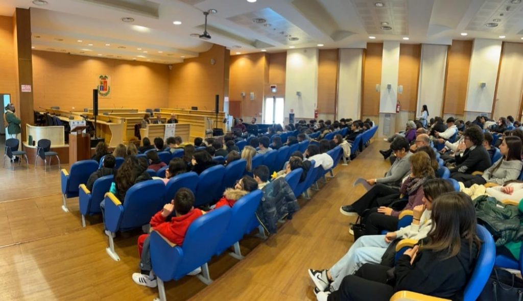 Giorno della Memoria, studenti protagonisti a Vibo: la Shoah raccontata tra arte e testimonianze 1 FOTO UNO