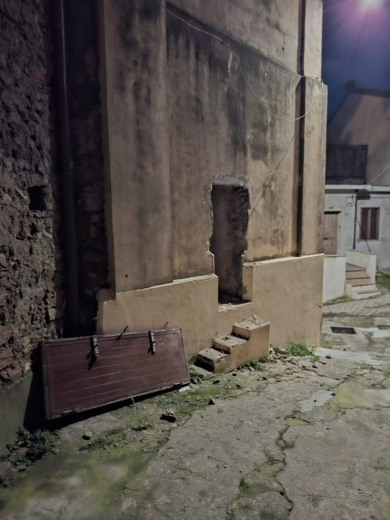 Carabinieri Catanzaro furto chiesa Petrona tre