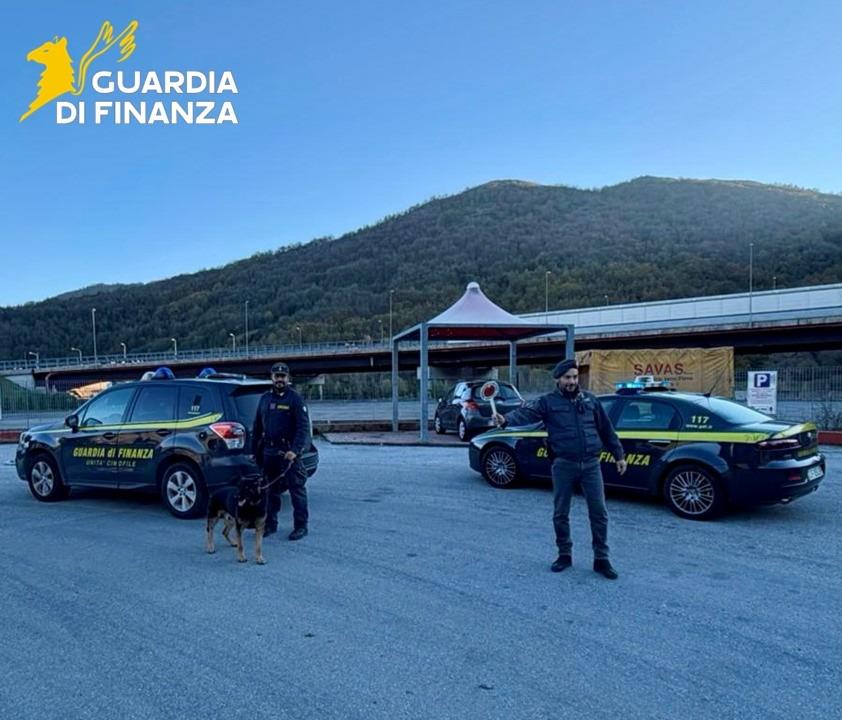 Guardia di Finanza, posto di blocco