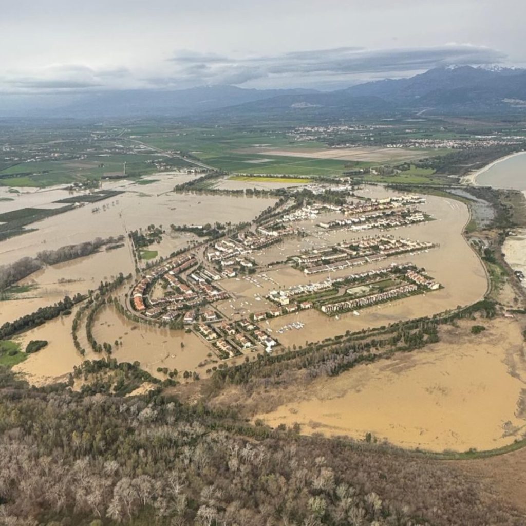 Crati fuori dagli argini, scatta l’allarme rosso a Cassano: evacuati i Laghi di Sibari (FOTO) 1 Laghi1