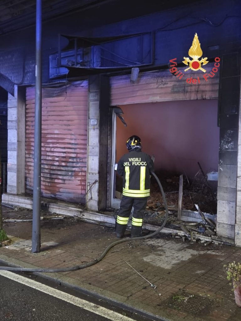 Vigili del Fuoco Catanzaro incendio Soveria Mannelli tre
