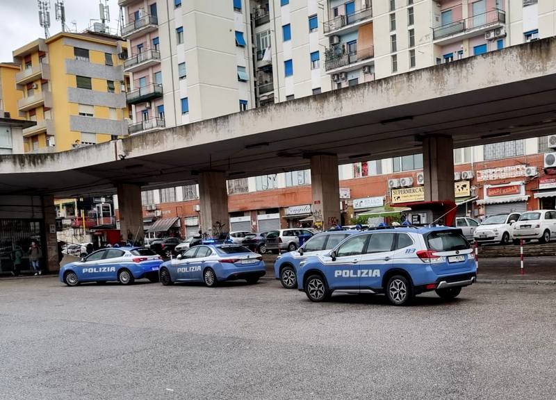 auto-polizia-autostazione
