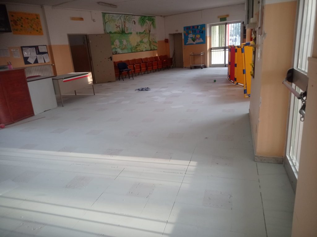 Atti vandalici al plesso Don Milani di Catanzaro, estintori svuotati e locali inagibili: “È l’ennesima ferita” (FOTO) 7 657513300 122163047768625672 9216030402665636249 n