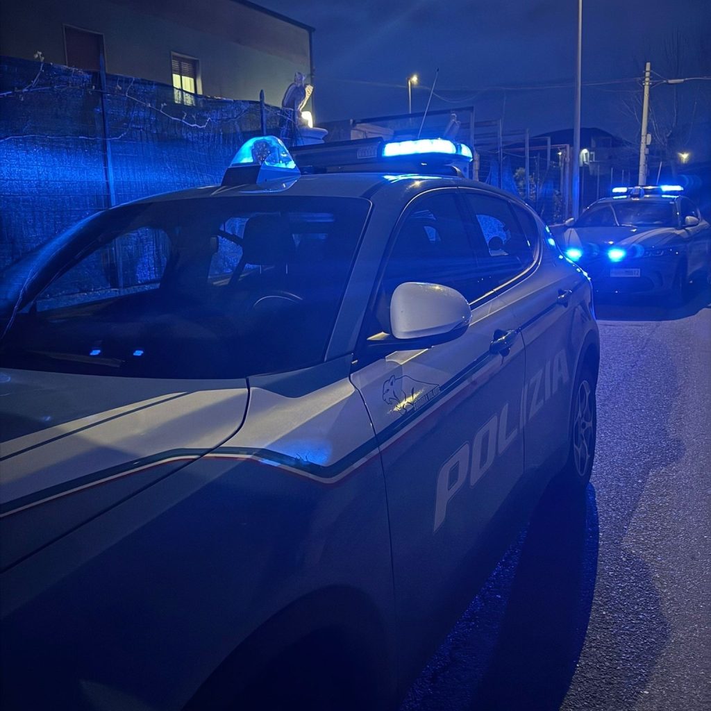 Crotone, maxi operazione della Polizia. Controlli anti-spaccio e 661 persone identificate 1 658967815 1349687200538890 4719433147497947205 n