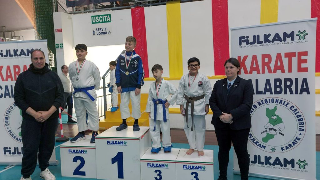 Tropheum Karate Club protagonista al Gran Prix Under 12: sette medaglie e tutti sul podio (FOTO 2 ASD Tropheum Karate Club tre