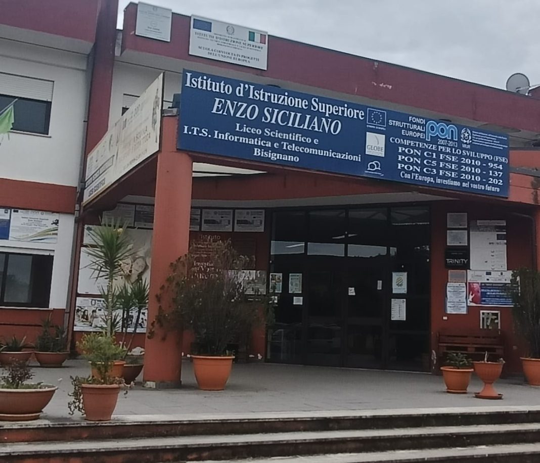 Bisignano, Istituto Istruzione
