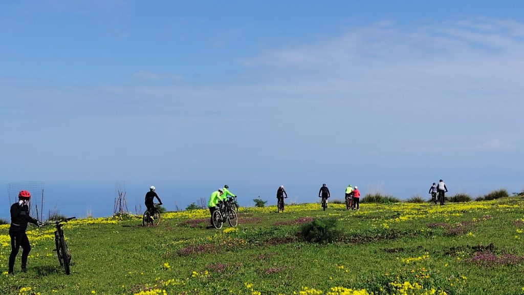 Tra cielo e mare, la Calabria si accende su Linea verde illumina: il Bike tour di Drapia conquista la scena nazionale (FOTO) 1 Drapia lInea verde uno