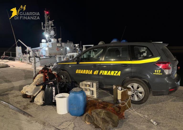Guardia di Finanza Vibo Valentia pesca illegale Crotonese due