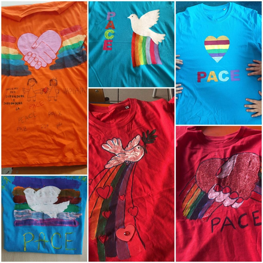 Le magliette con la scritta PACE