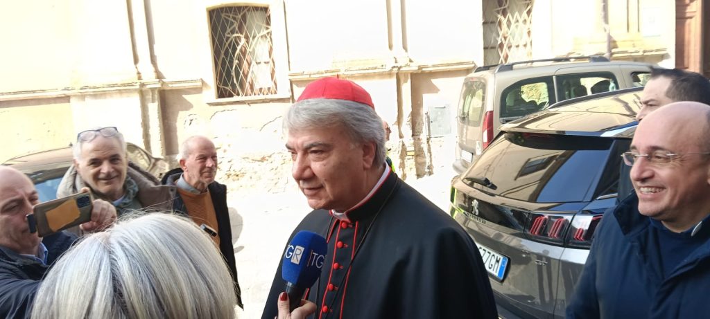 Squillace riabbraccia il cardinale Battaglia: cittadinanza onoraria nella Basilica che lo vide seminarista (FOTO - VIDEO) 2 Squillace Battaglia onoraio quattro