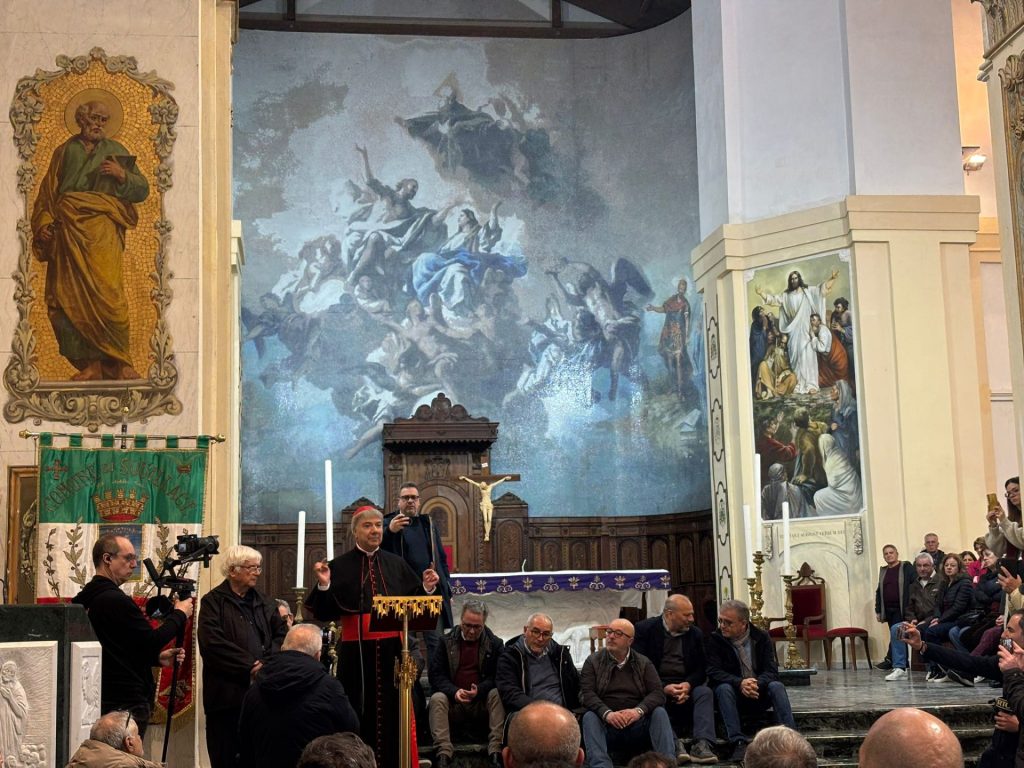 Squillace riabbraccia il cardinale Battaglia: cittadinanza onoraria nella Basilica che lo vide seminarista (FOTO - VIDEO) 1 Squillace Battaglia onorario cinque