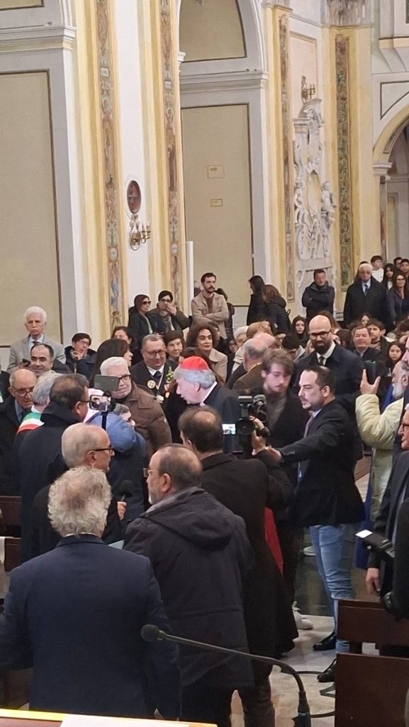 Squillace riabbraccia il cardinale Battaglia: cittadinanza onoraria nella Basilica che lo vide seminarista (FOTO - VIDEO) 3 Squillace Battaglia onorario sei