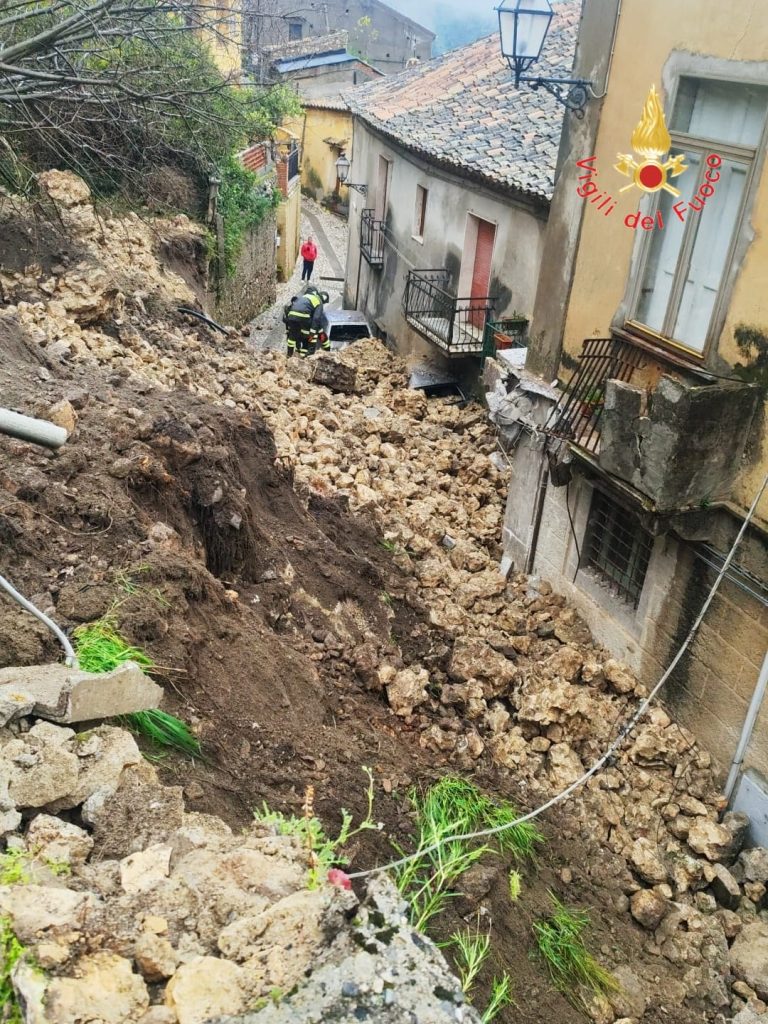 Vigili del Fuoco Reggio Calabria frana Stilo uno