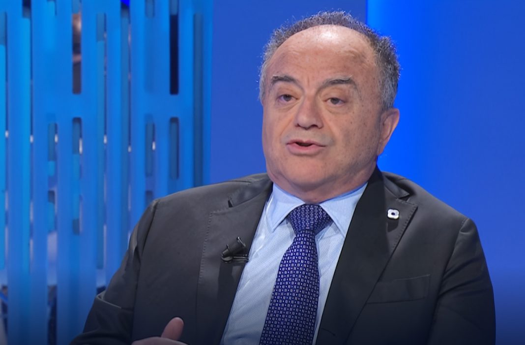 GRATTERI OTTO E MEZZO