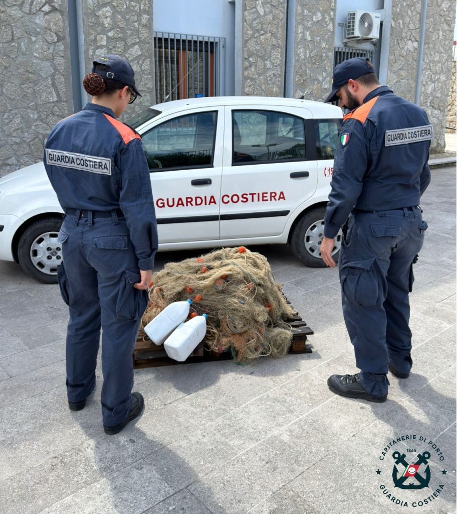 Guardia Costiera Crotone sequestro bianchetto due