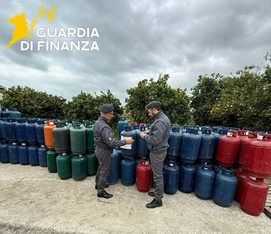 Guardia di Finanza Cosenza bombole due