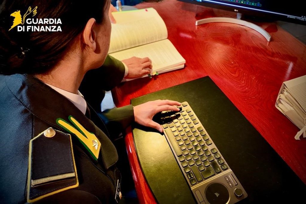 Guardia di finanza Cosenza operatori due