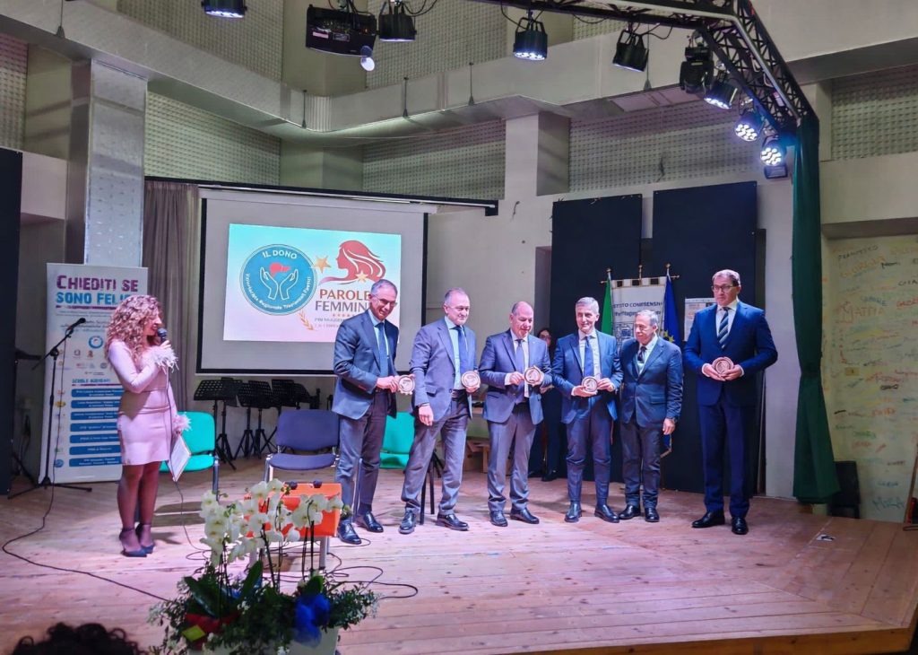 Polizia Catanzaro Parole femmine uno