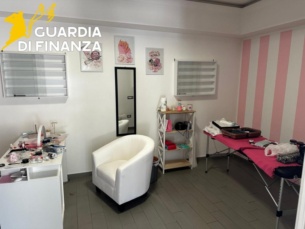 Guardia di Finanza Crotone botulino sequestro due