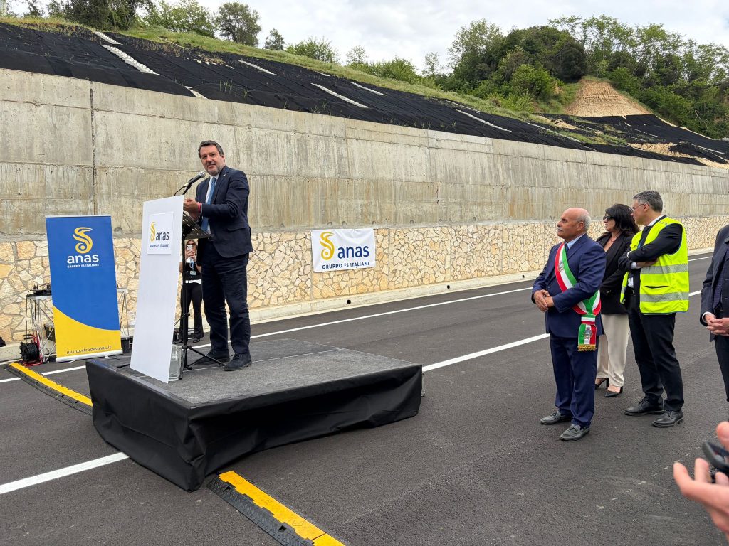 Ministro Salvini apertura Trasversale delle Serre 05.05.26