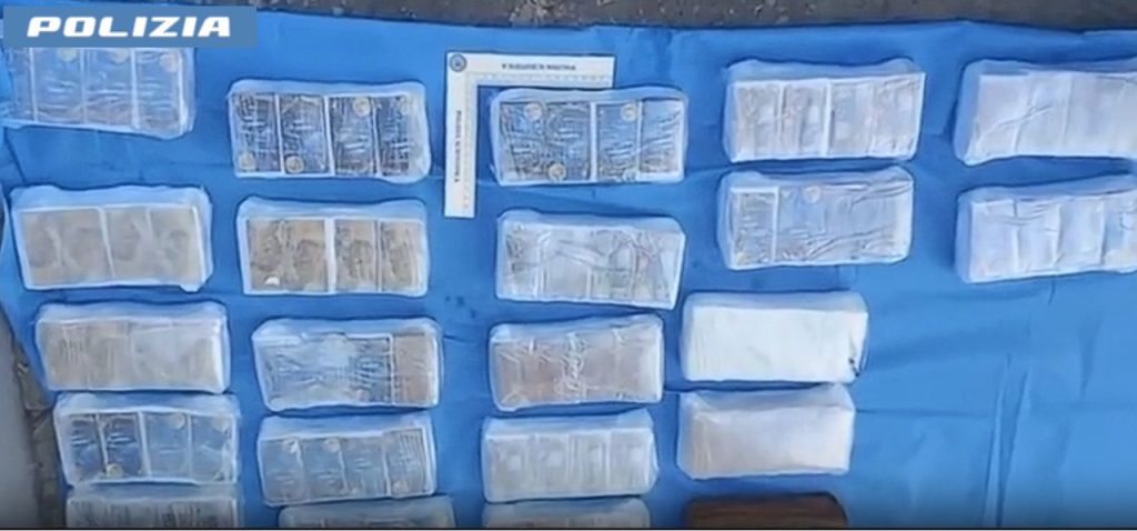 Polizia calabresi droga arrestati in Sicilia