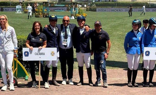 Impresa calabrese a Roma, Maurizio Vescio vince la Coppa del Presidente: primo posto per il giovane fantino di Lamezia 1 MAURIZIO VESCIO e1780508278787